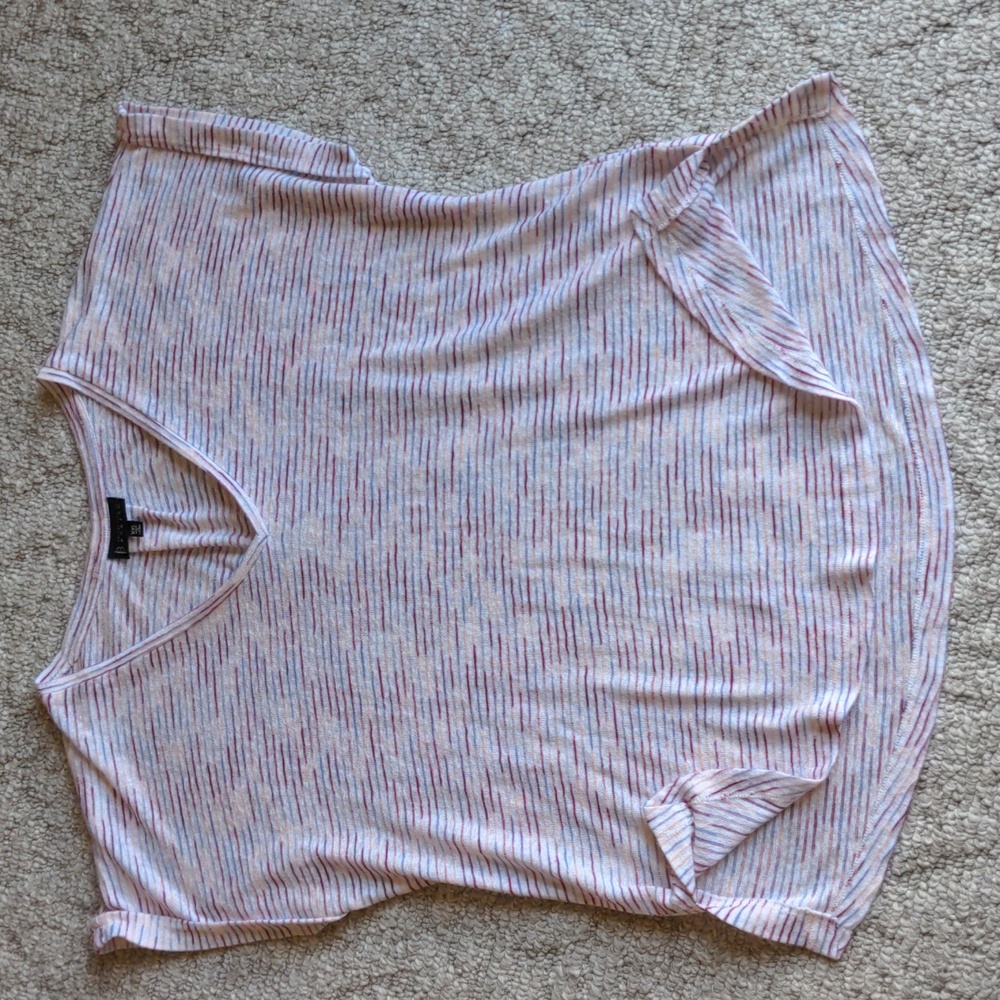 High low Tee - Picture 3 of 6
